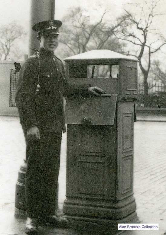 Edinburgh Corporation Tramways Points Boy