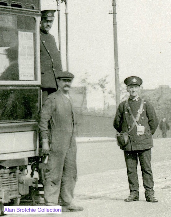 Edinburgh and District Tramways Tram No 64 and crew c1918