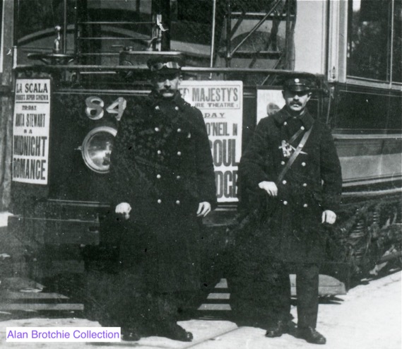 undee City Tramways No 84 Downfield and crew