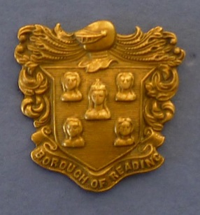 Reading Corporation Tramways cap badge