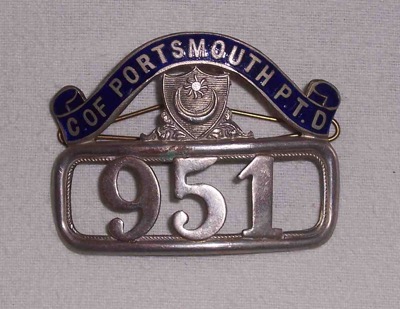 Portsmouth Corporation Tramways cap badge