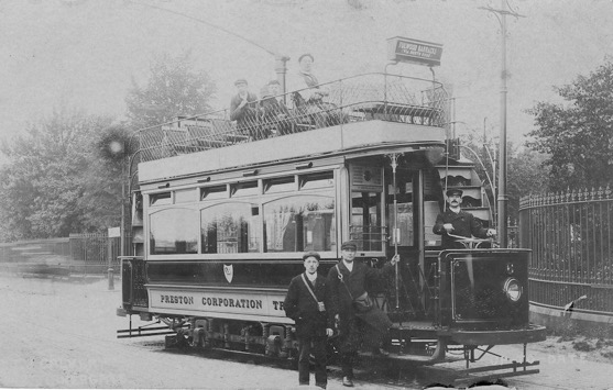 Preston Corporation Tramways tram No 6 and crew 1904
