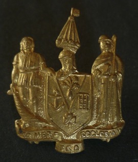 Southend-on-Sea Corporation Tramways cap badge brass