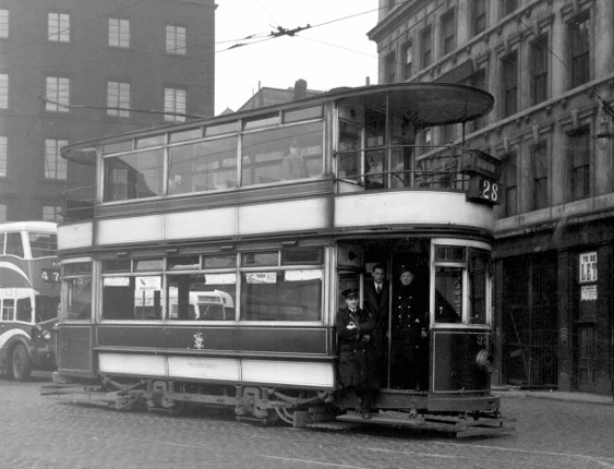 Ashton Corporation Tramways Tram No 35  and crew