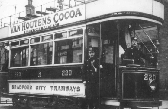 Bradford City Tramways tram No 220 and crew