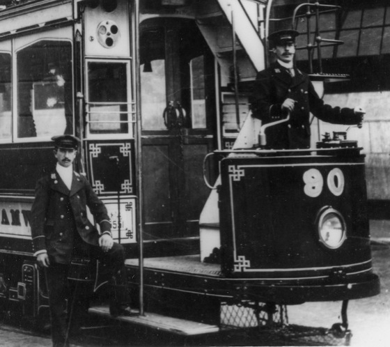 London United Tramways crew with Tramcar 90