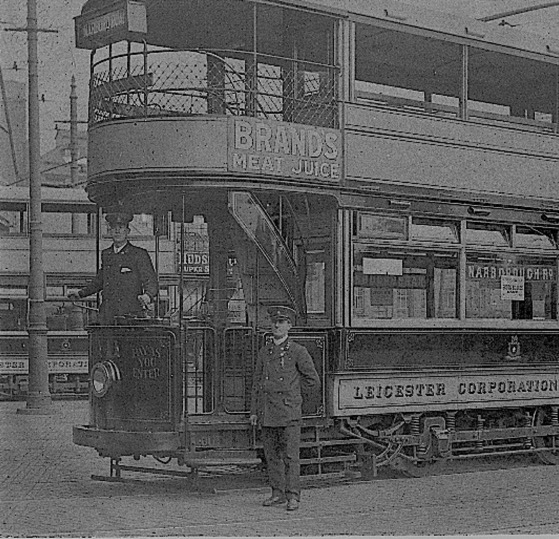 Leciester Corporation Tramways No 141 and crew