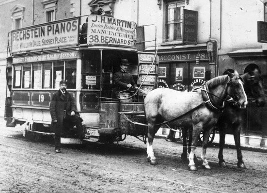 Southampton Tramways Company horsecar No 19 and crew